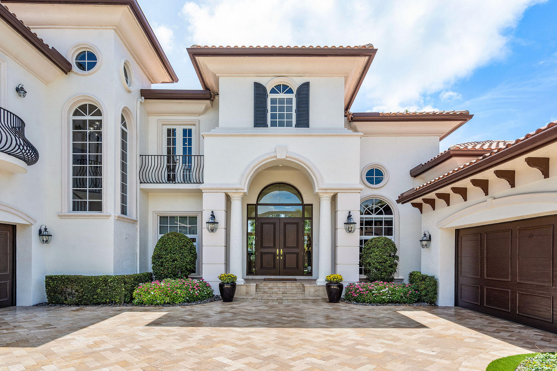 ROYAL PALM YACHT & COUNTRY CLUB - Residential