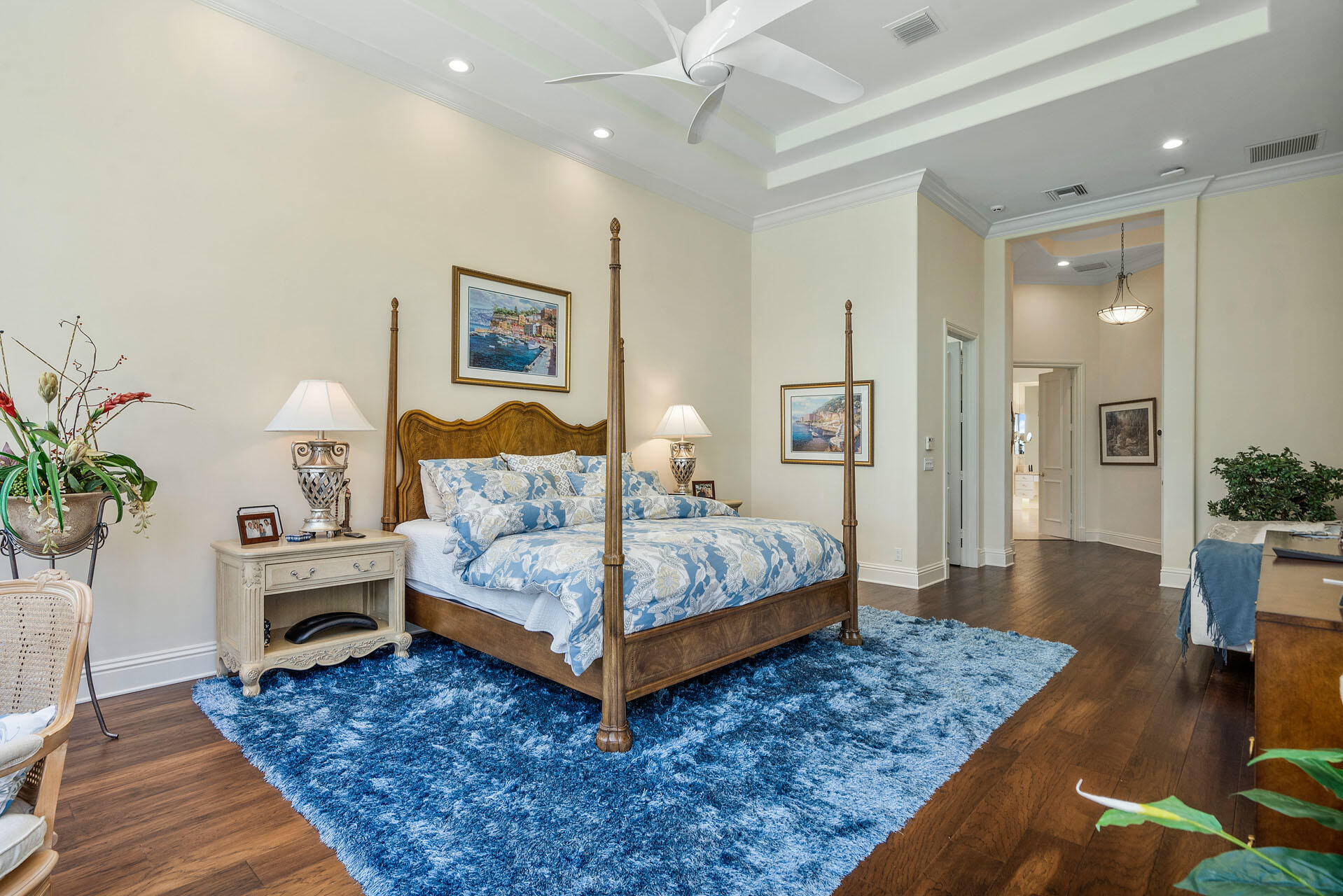 ROYAL PALM YACHT & COUNTRY CLUB - Residential