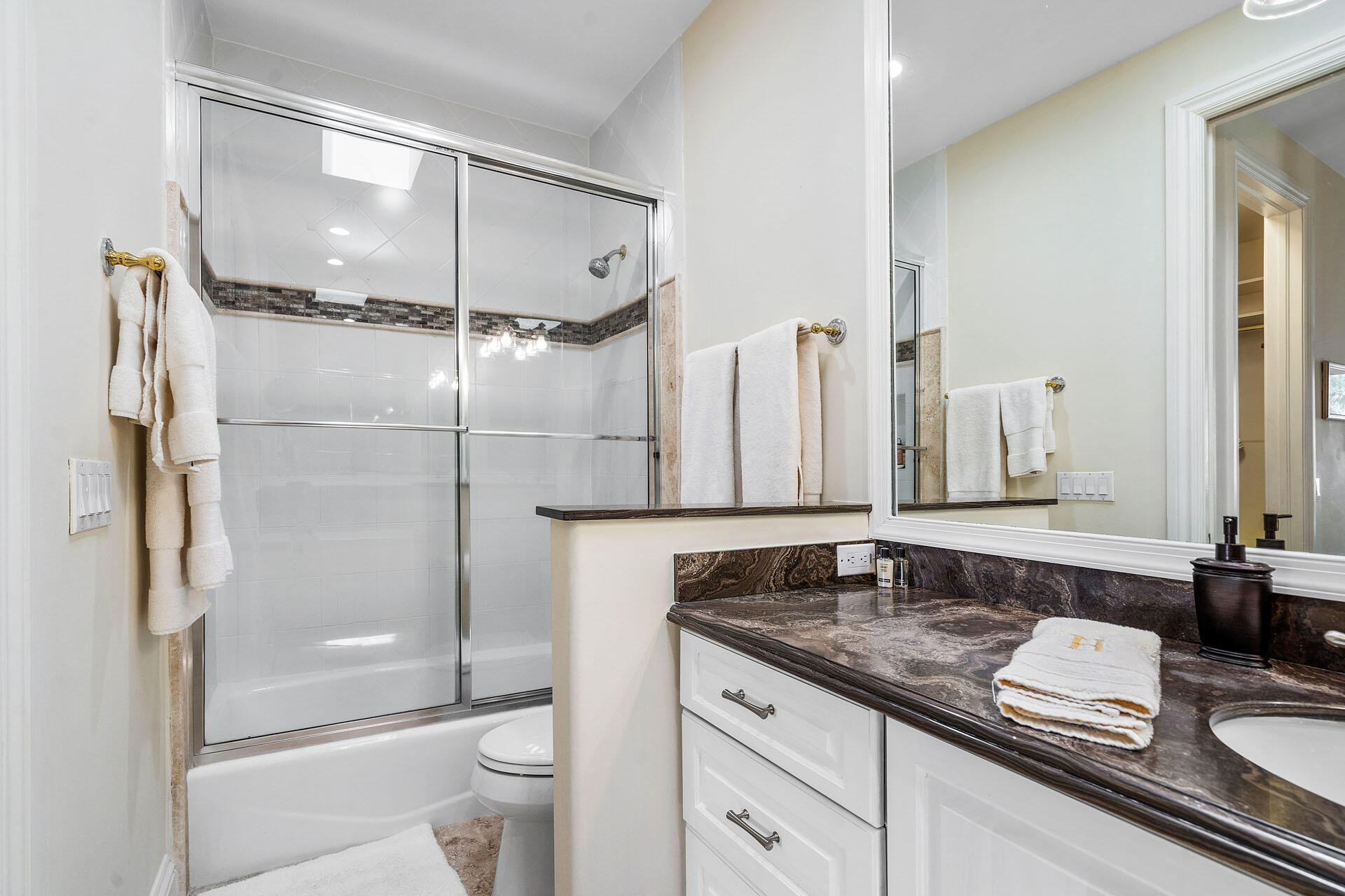 ROYAL PALM YACHT & COUNTRY CLUB - Residential