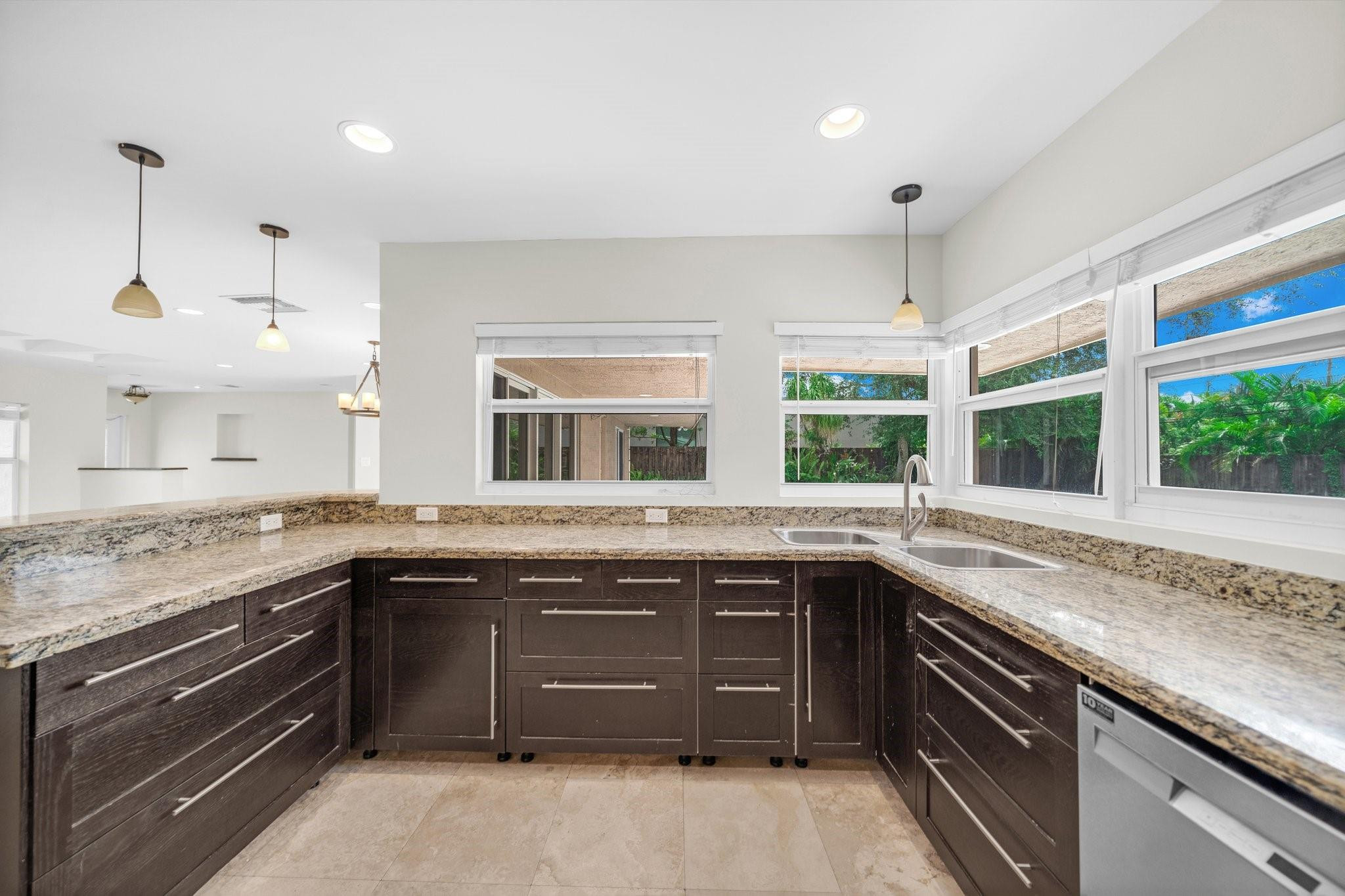 CORAL RIDGE COUNTRY CLUB ADD - Residential Lease