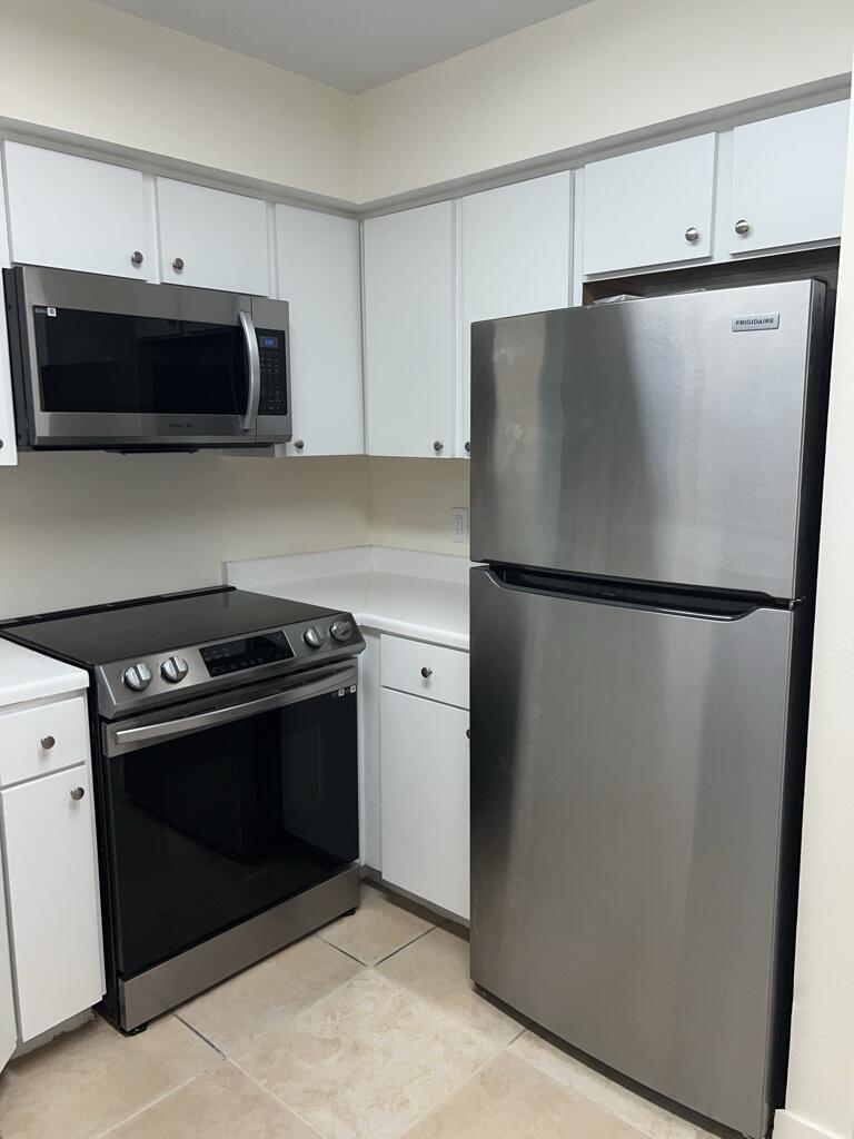 SAILBOAT POINTE CONDO - Residential Lease