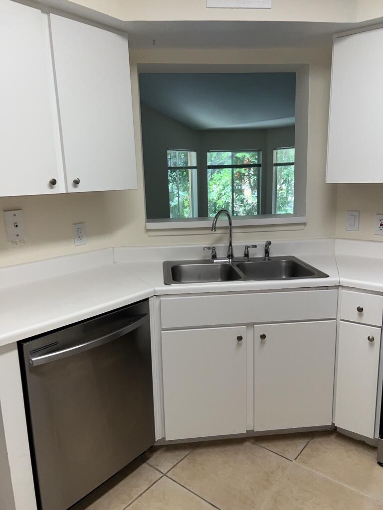 SAILBOAT POINTE CONDO - Residential Lease