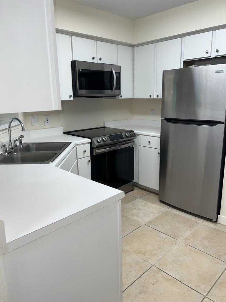 SAILBOAT POINTE CONDO - Residential Lease