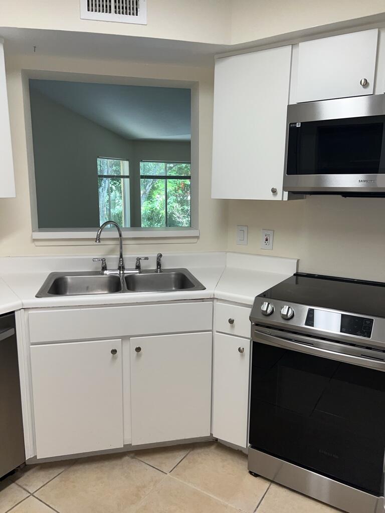 SAILBOAT POINTE CONDO - Residential Lease