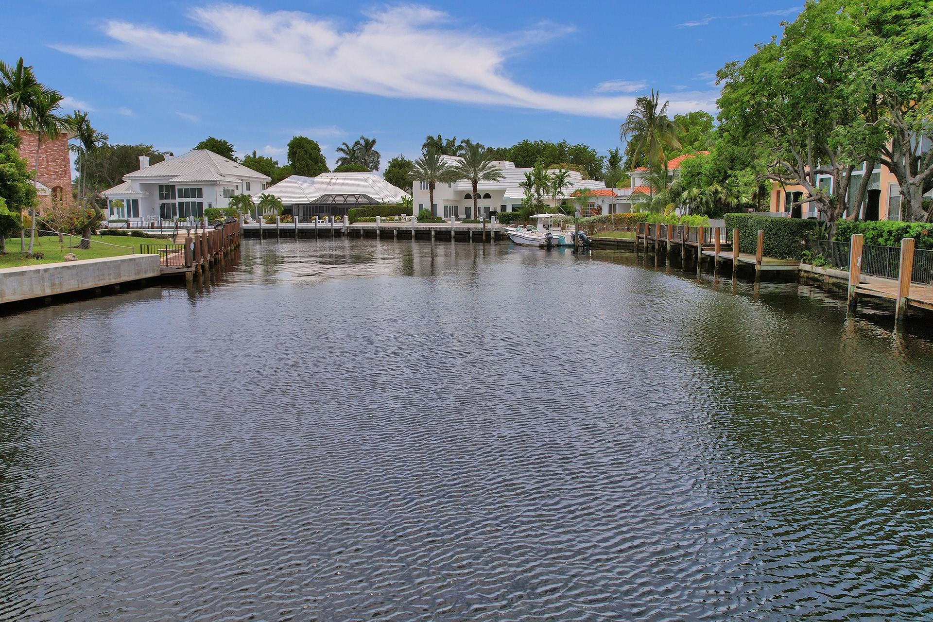 Bay Colony - Land
