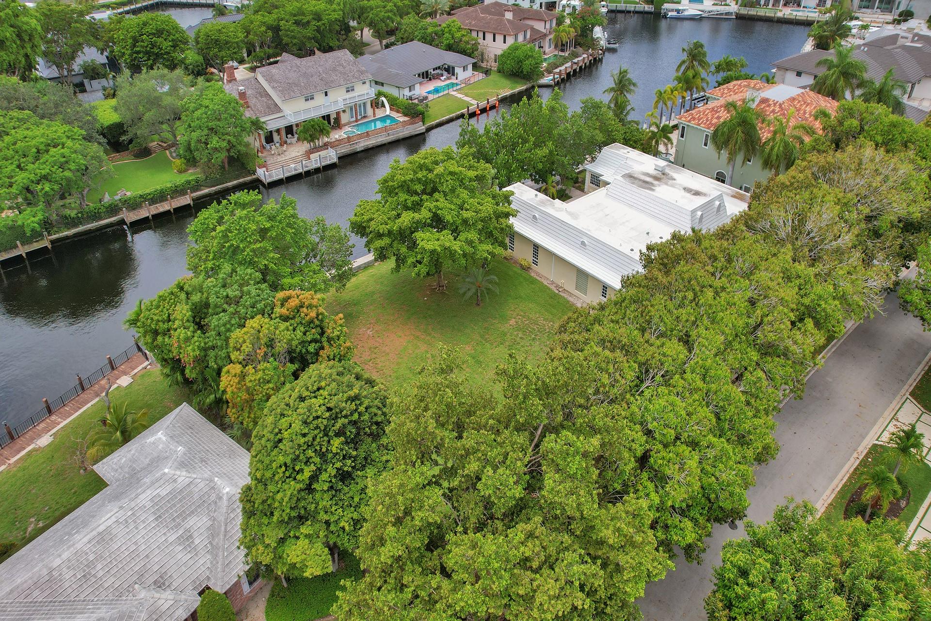 Bay Colony - Land
