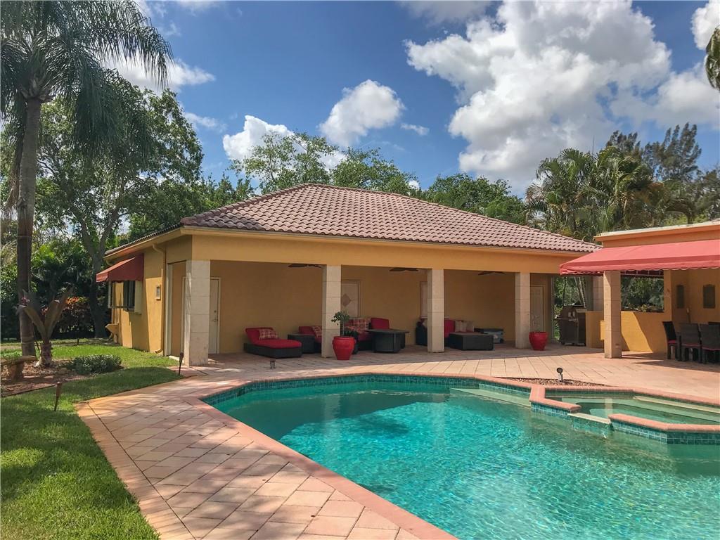 SUNSHINE RANCHES - Residential