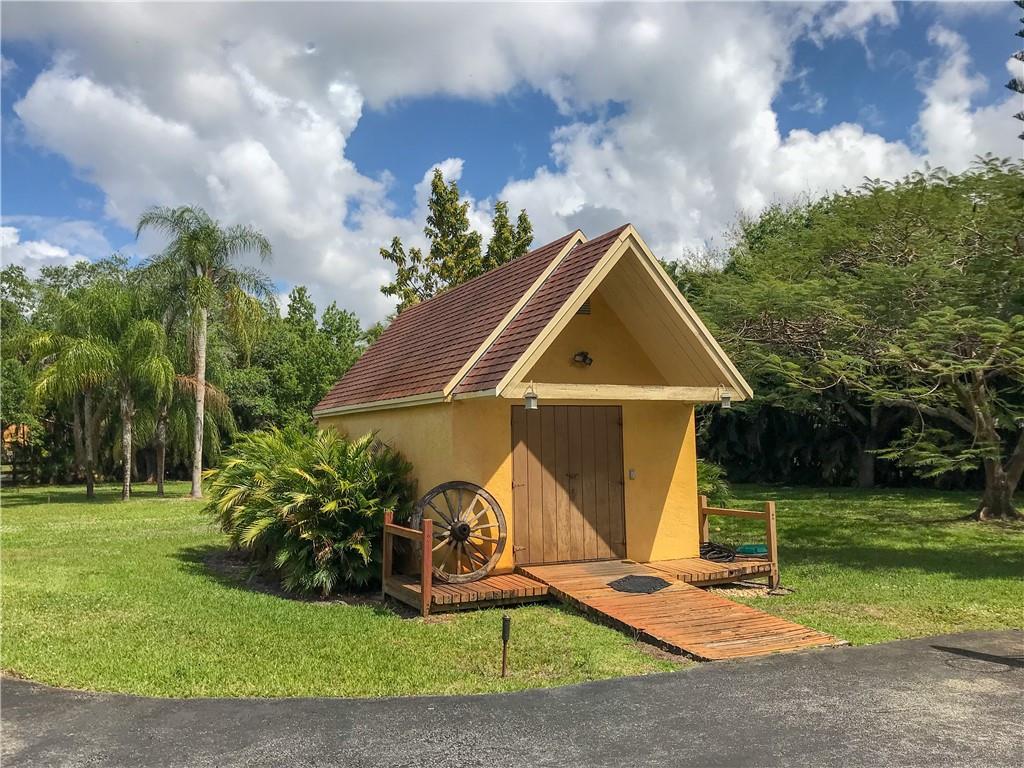 SUNSHINE RANCHES - Residential
