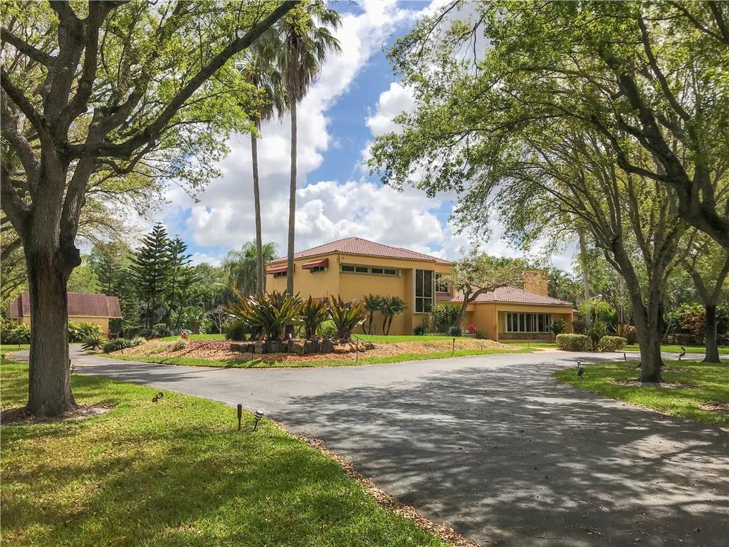 SUNSHINE RANCHES - Residential