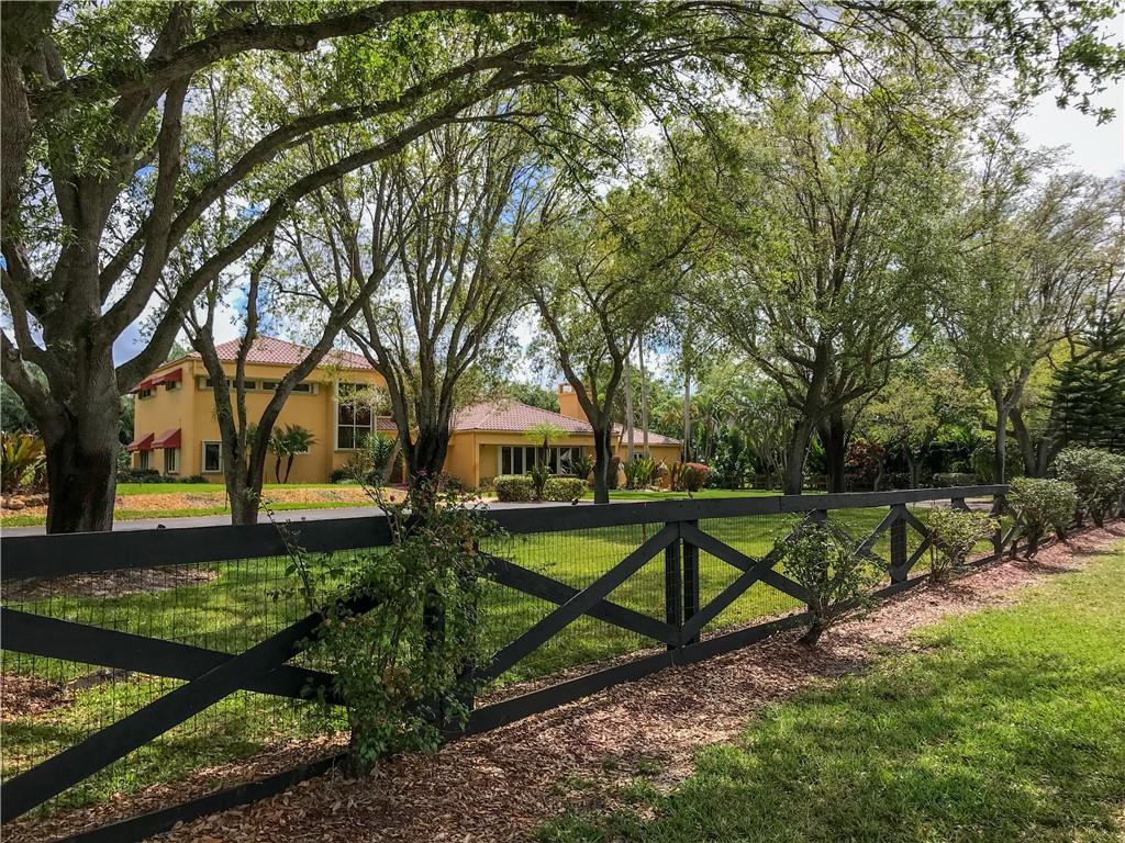 SUNSHINE RANCHES - Residential