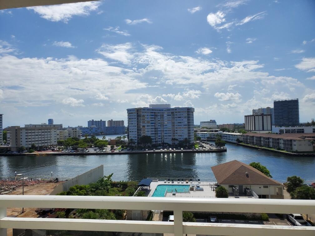 PLAZA TOWERS SOUTH CONDO - Residential