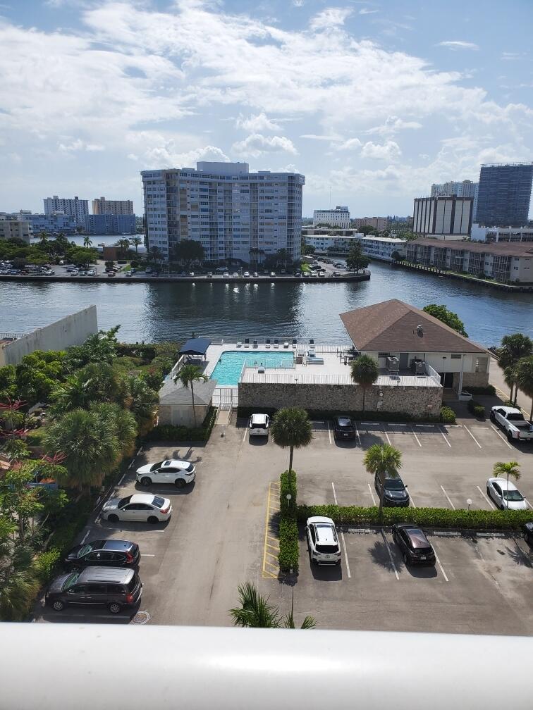 PLAZA TOWERS SOUTH CONDO - Residential