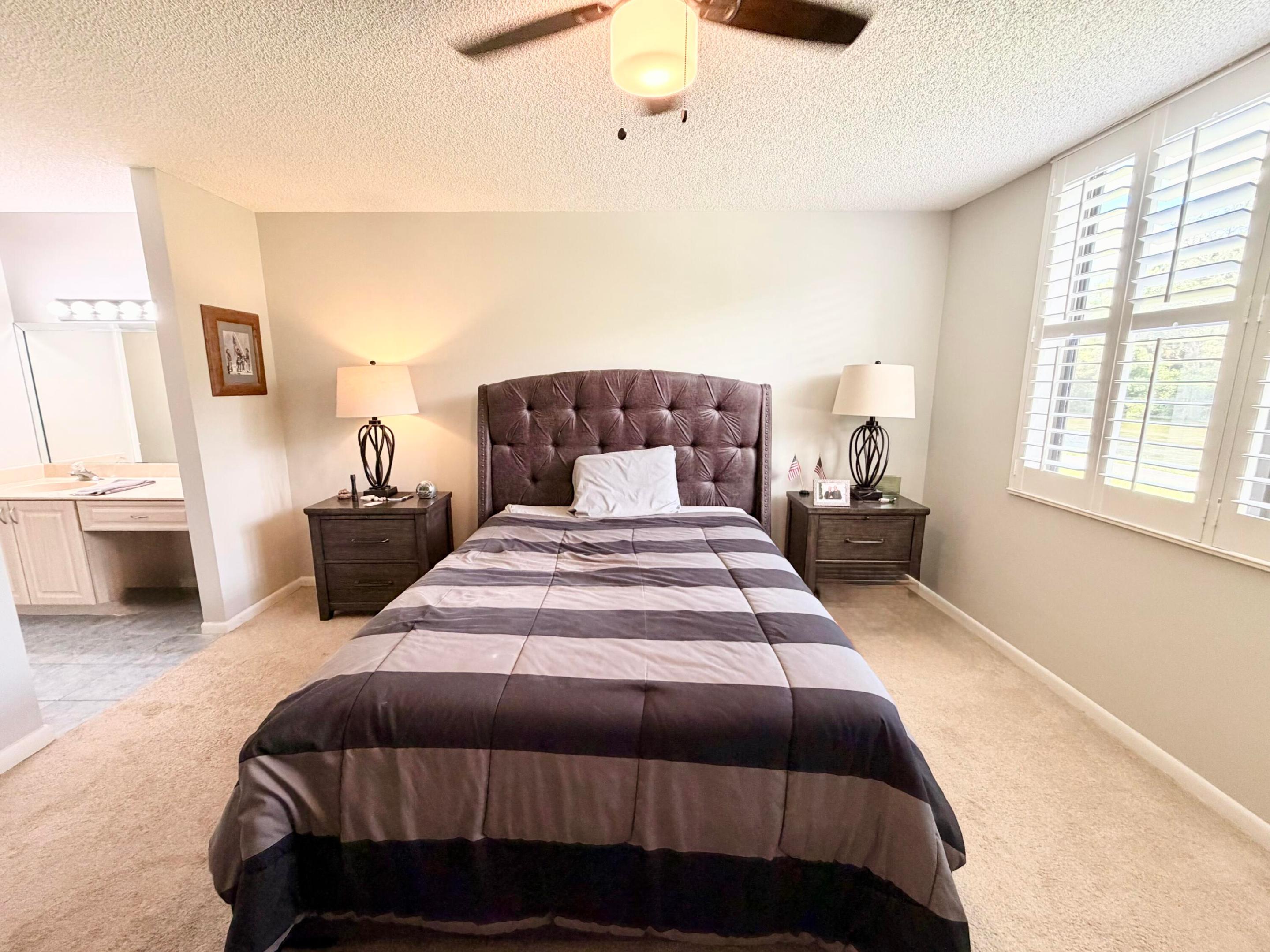 APPLEWOOD VILLAGE IV-B CONDO - Residential