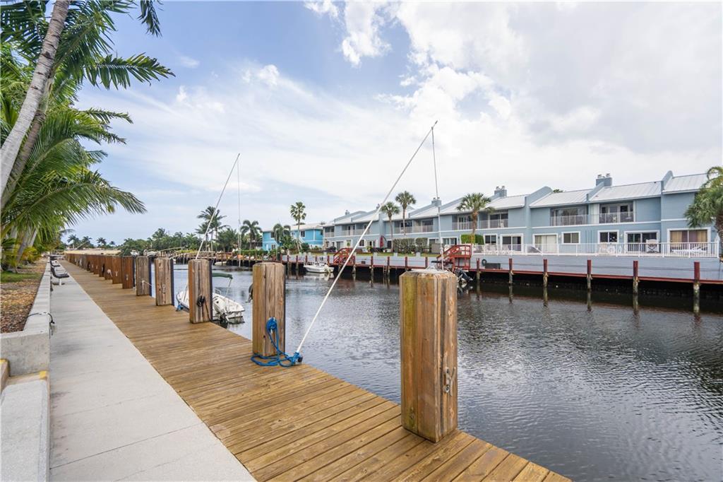 LIGHTHOUSE POINT PLAZA - Residential