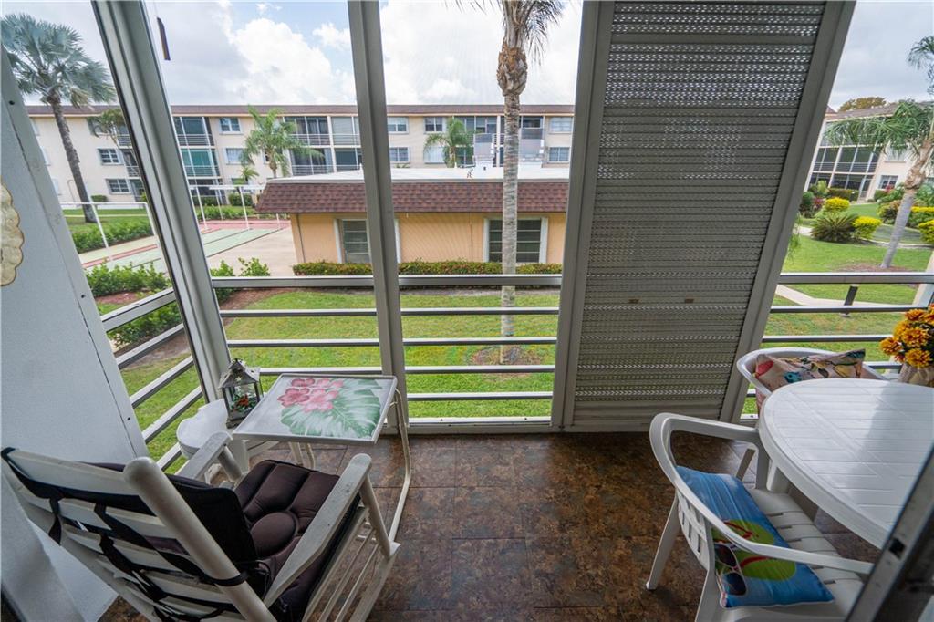 LIGHTHOUSE POINT PLAZA - Residential