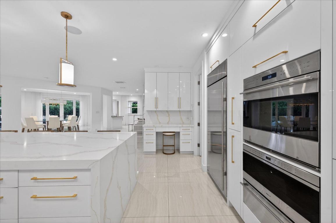 DEVON PLACE AT WOODFIELD COUNTRY CLUB - Residential