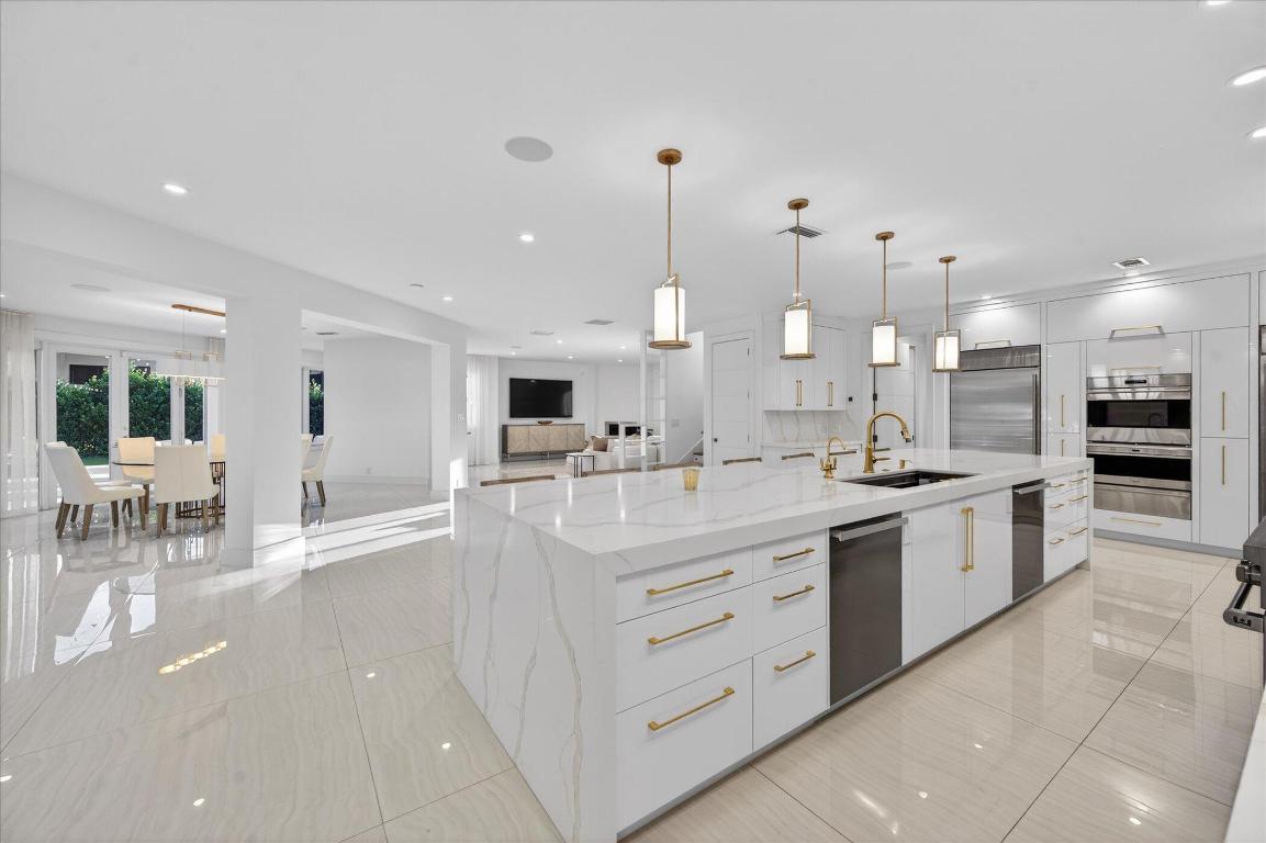 DEVON PLACE AT WOODFIELD COUNTRY CLUB - Residential