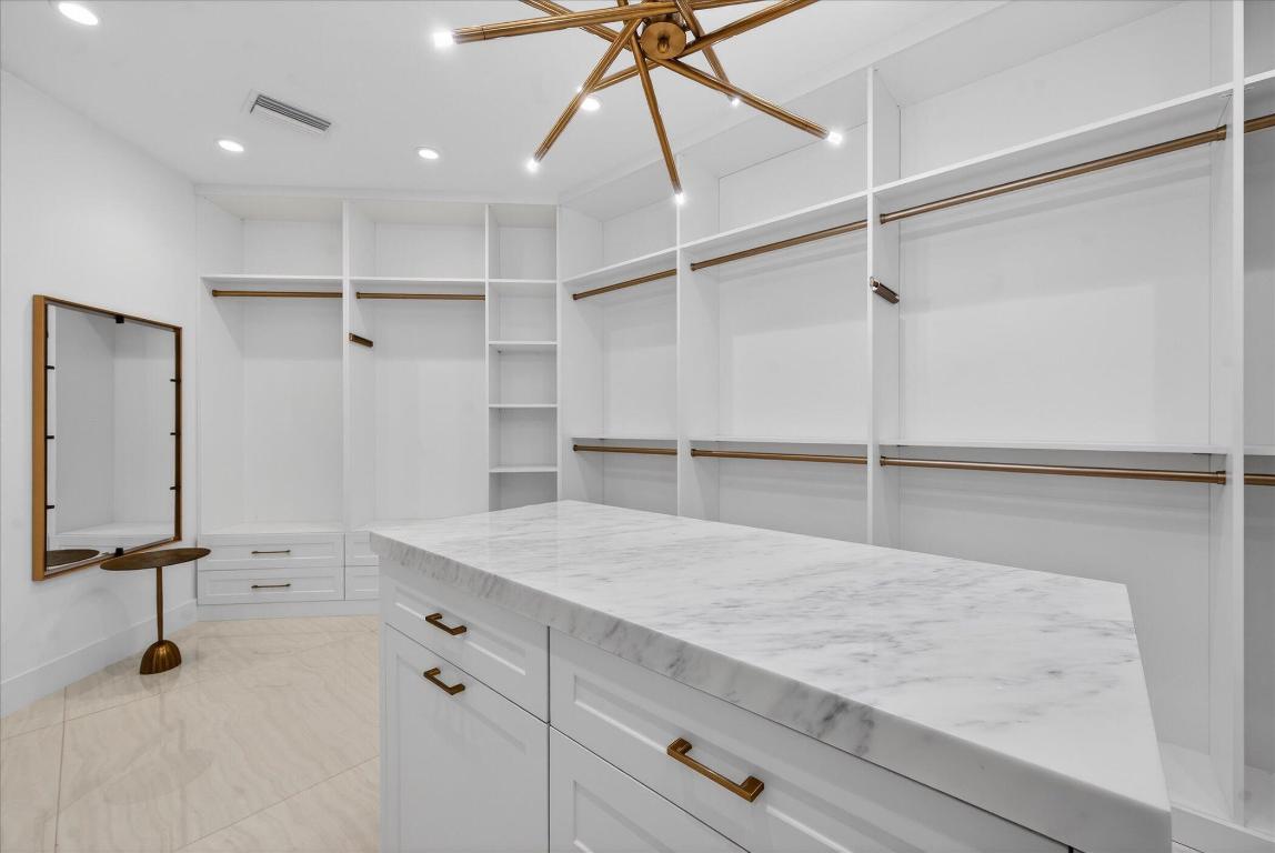 DEVON PLACE AT WOODFIELD COUNTRY CLUB - Residential