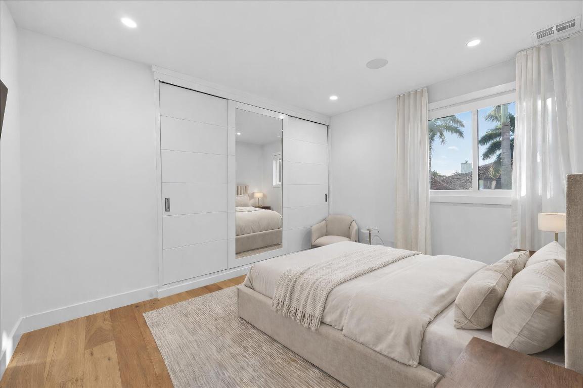 DEVON PLACE AT WOODFIELD COUNTRY CLUB - Residential