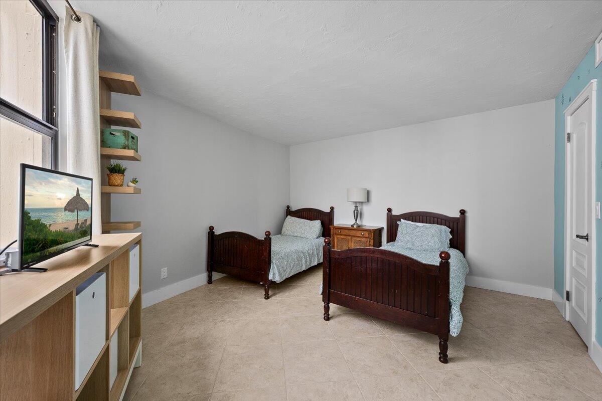 PHOENIX TOWERS CONDO - Residential