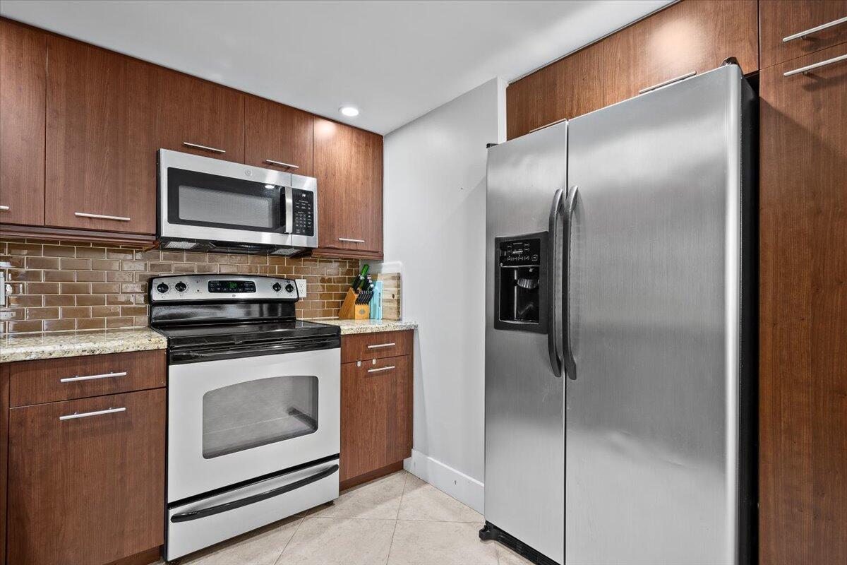 PHOENIX TOWERS CONDO - Residential