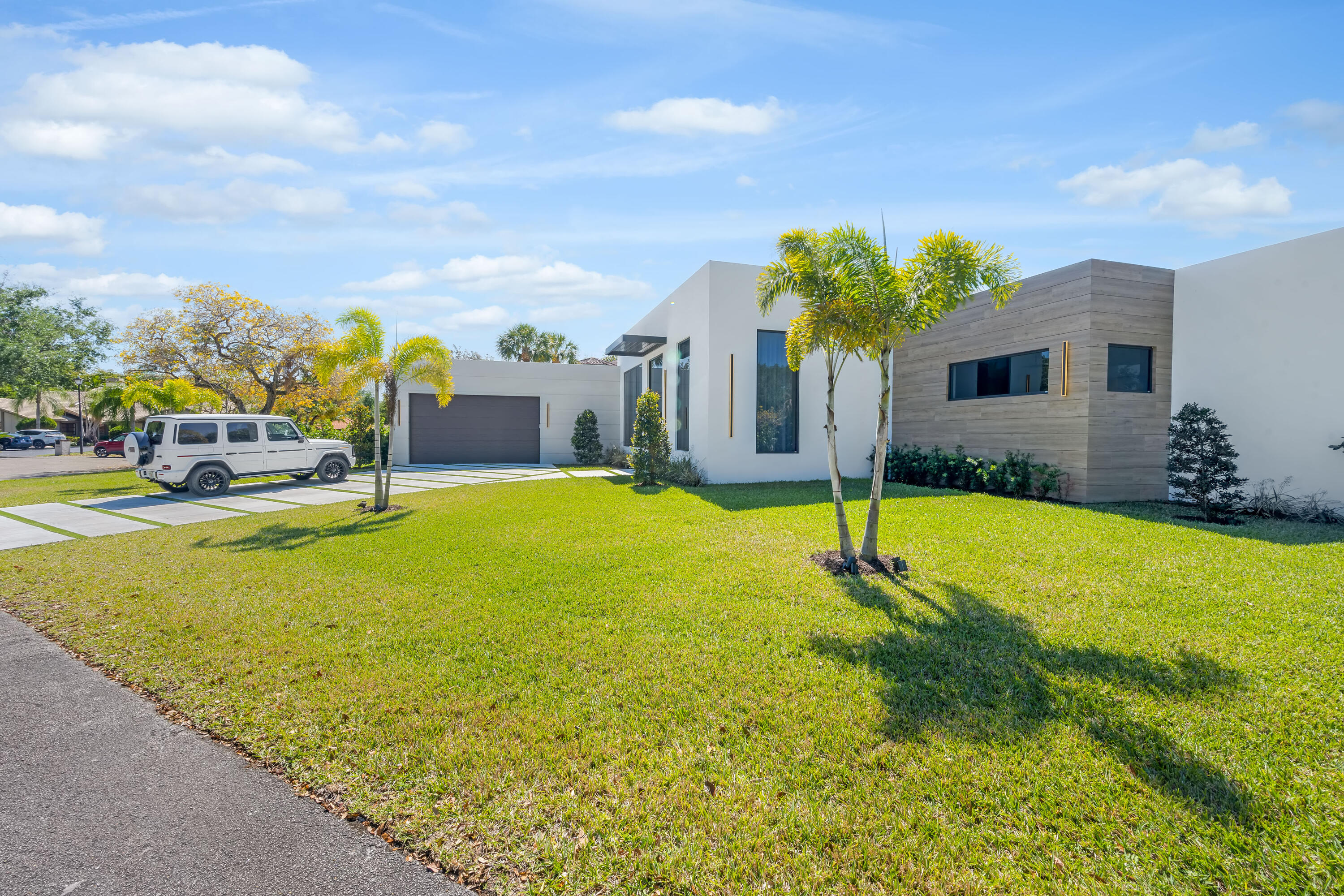 JACARANDA VILLAS - Residential