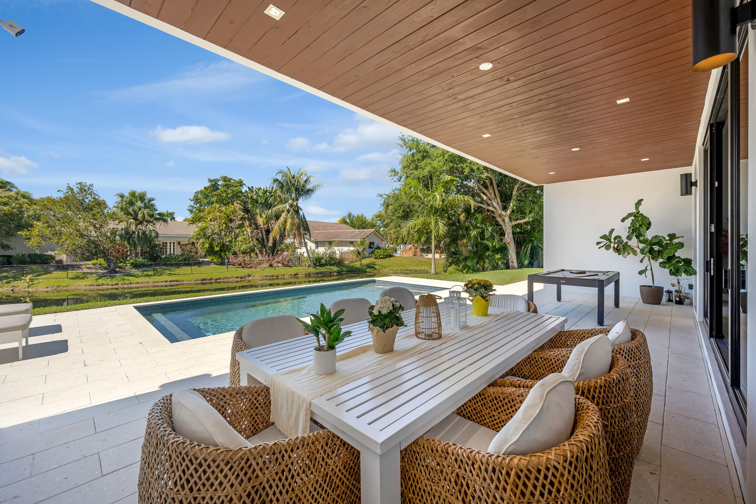 JACARANDA VILLAS - Residential