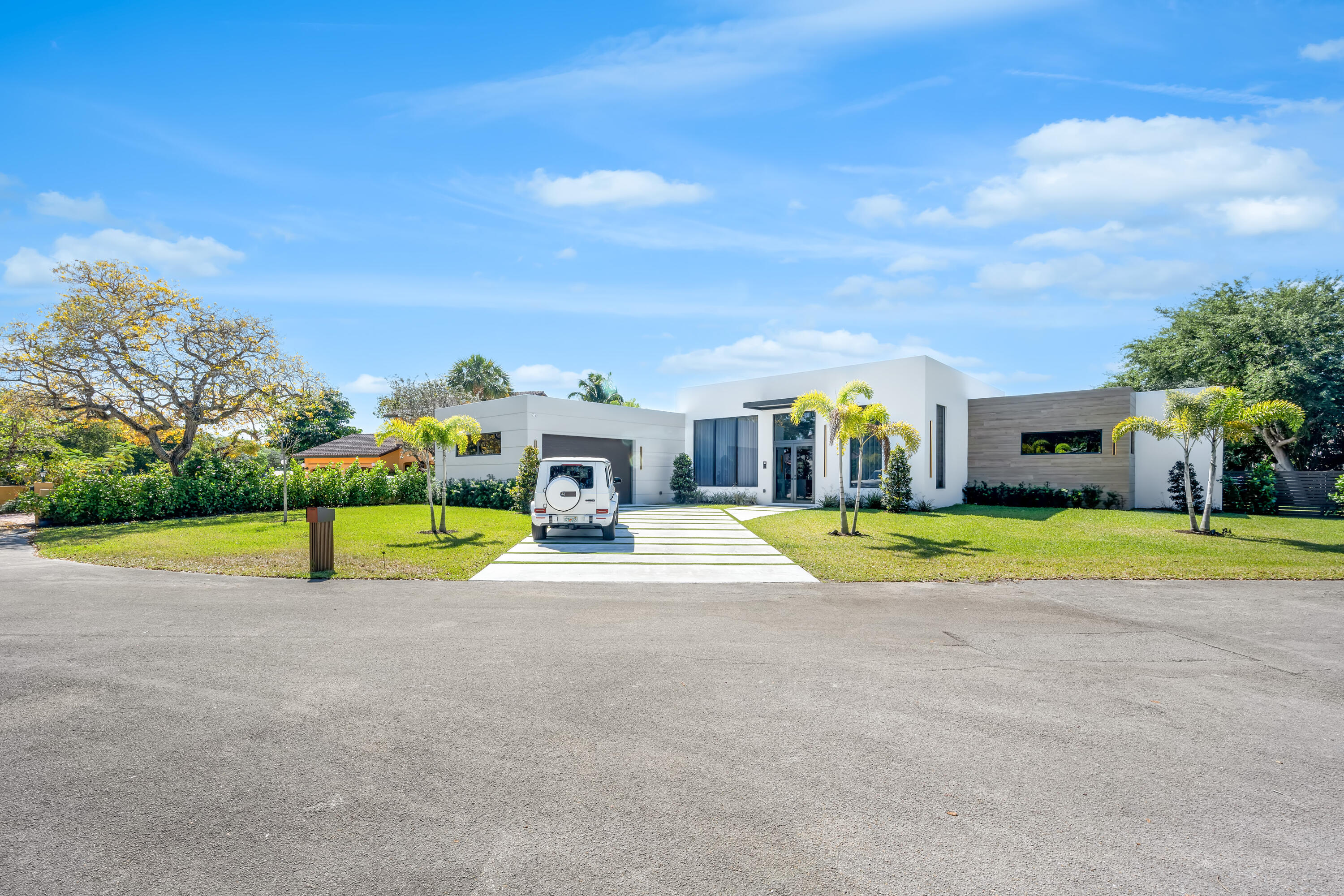 JACARANDA VILLAS - Residential