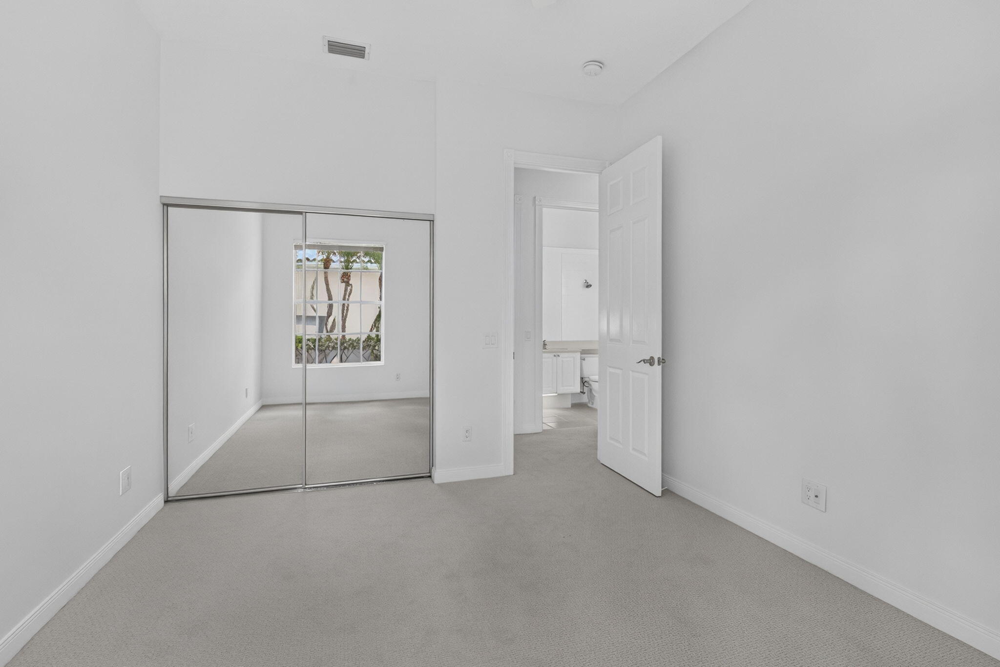 RIVERWALK 4 - Residential