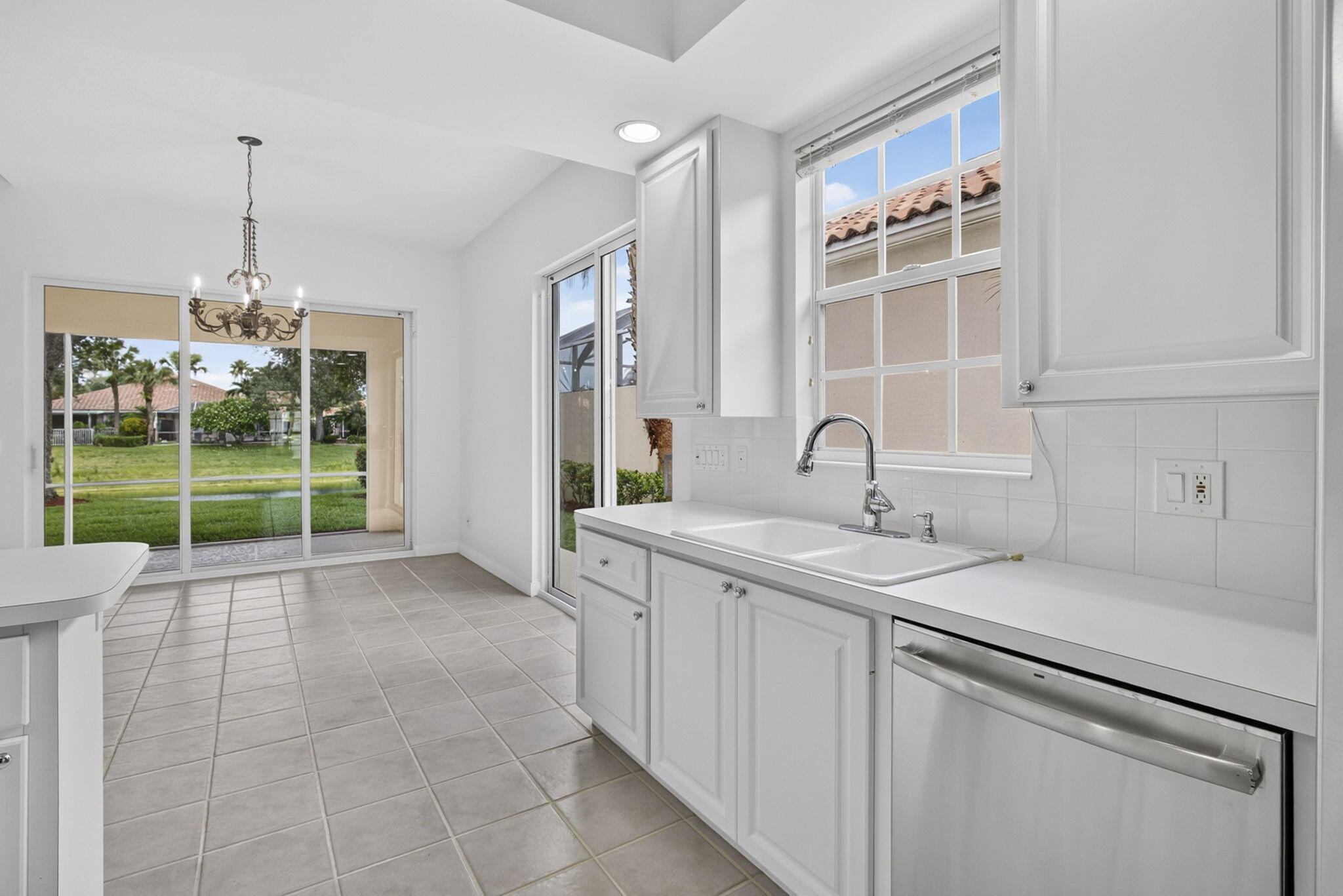 RIVERWALK 4 - Residential