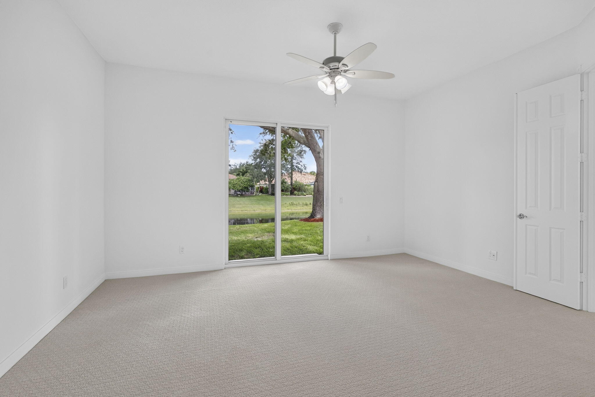 RIVERWALK 4 - Residential