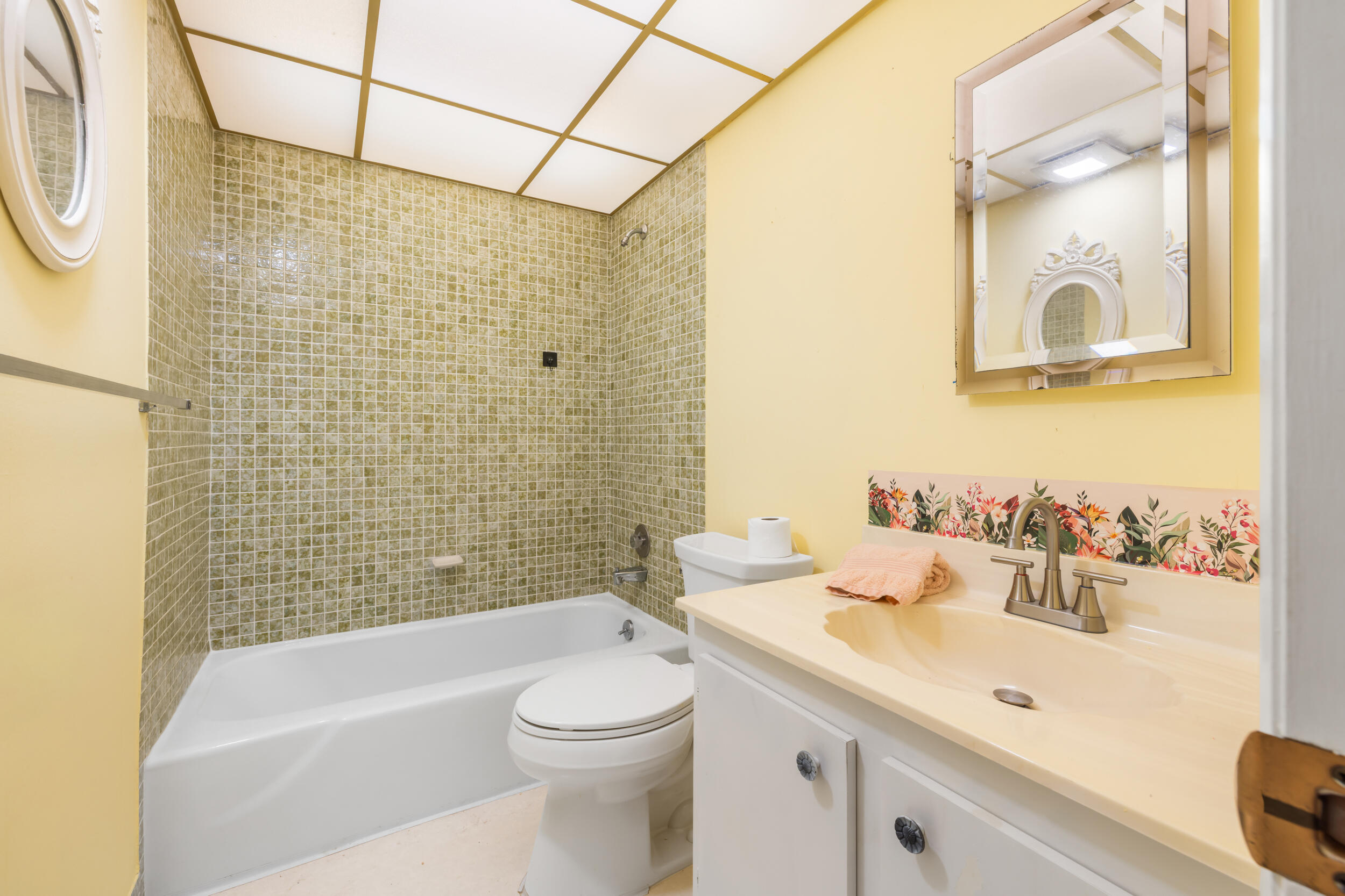MILES GRANT CONDO - Residential