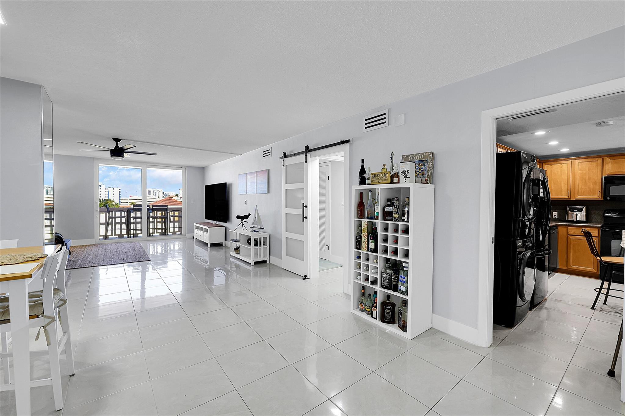 VALIANT HOUSE - Residential