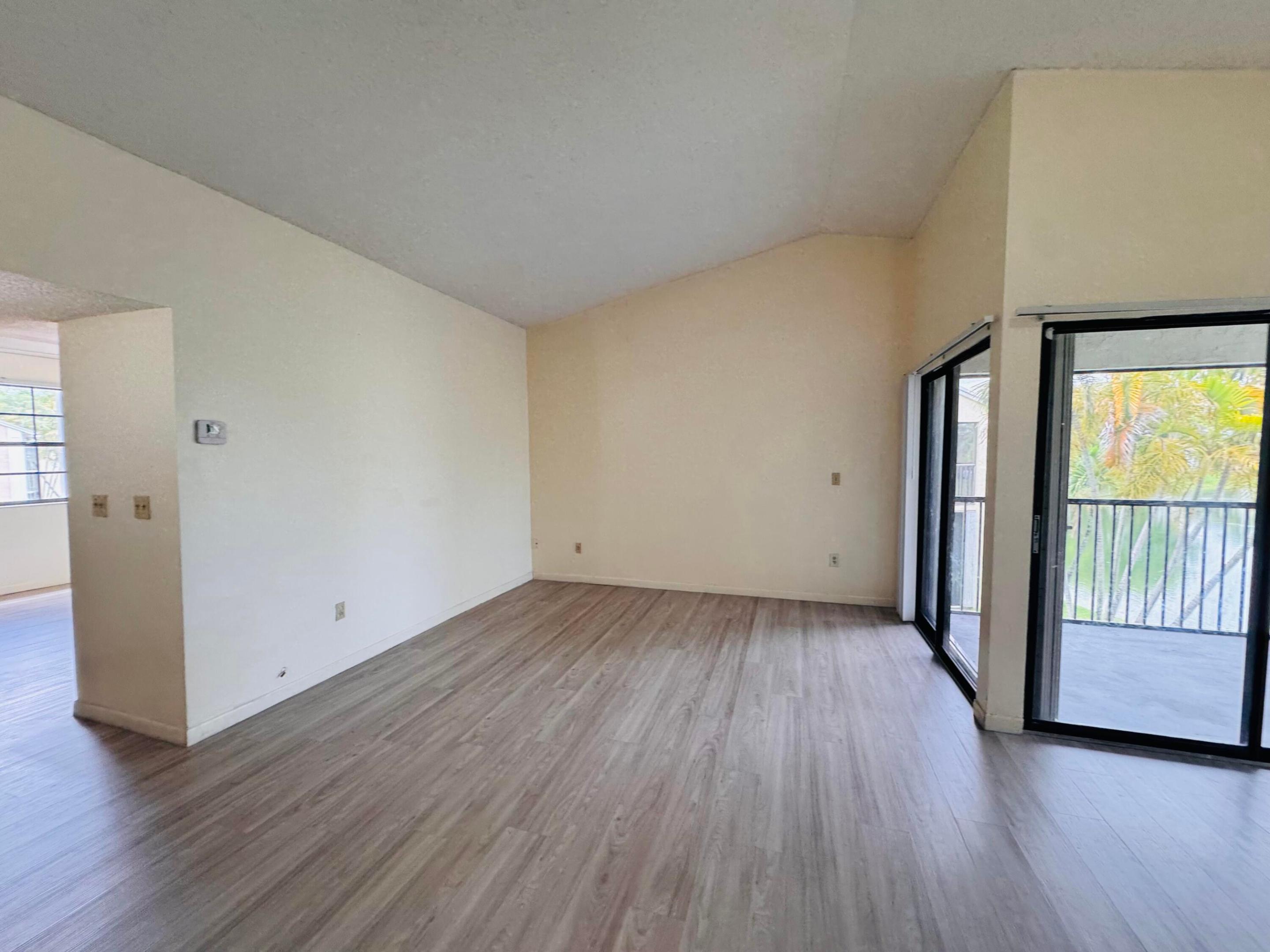 LAKESHORE CONDO 3 - Residential Lease