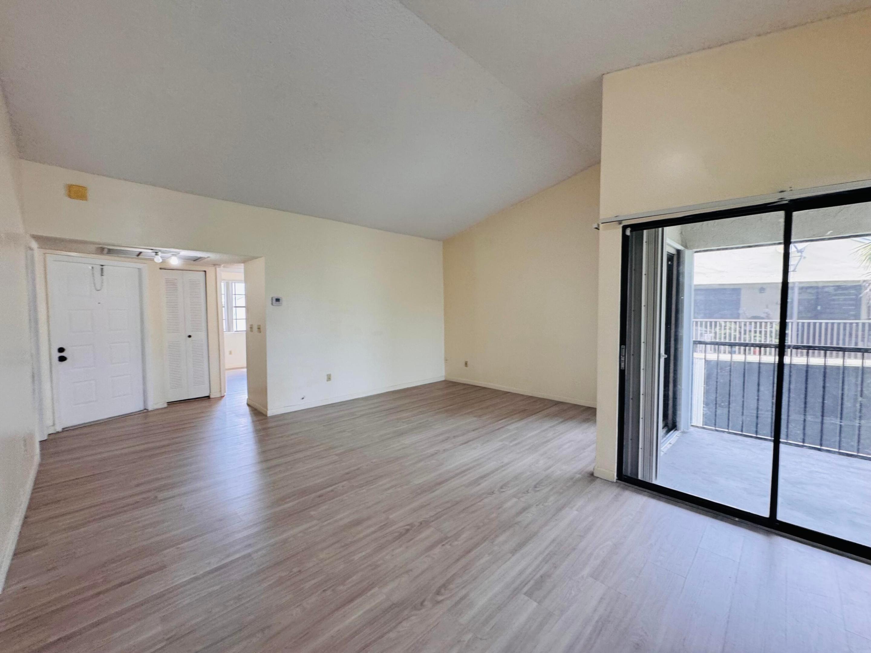 LAKESHORE CONDO 3 - Residential Lease