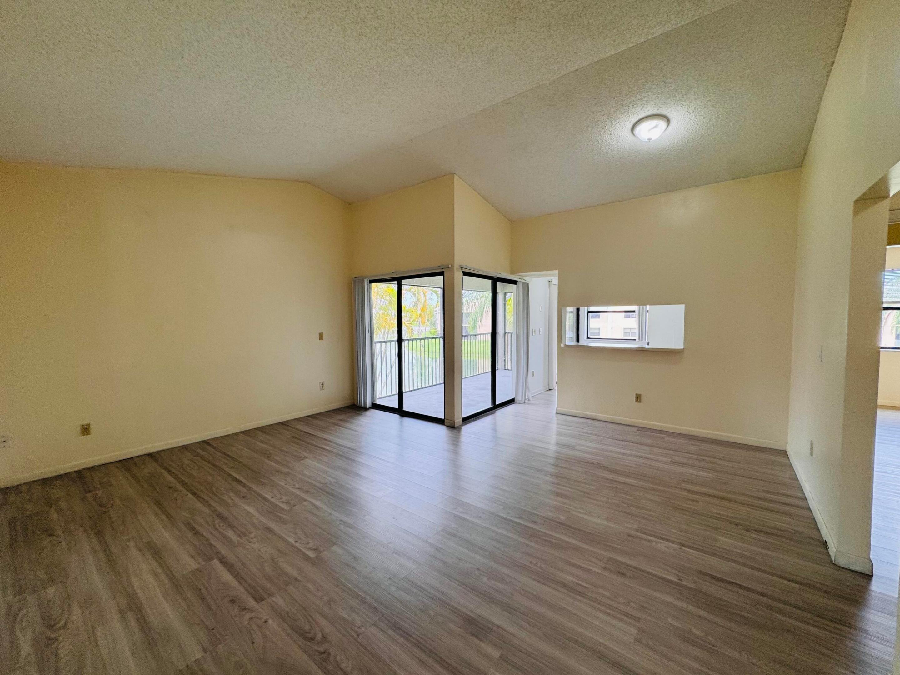 LAKESHORE CONDO 3 - Residential Lease