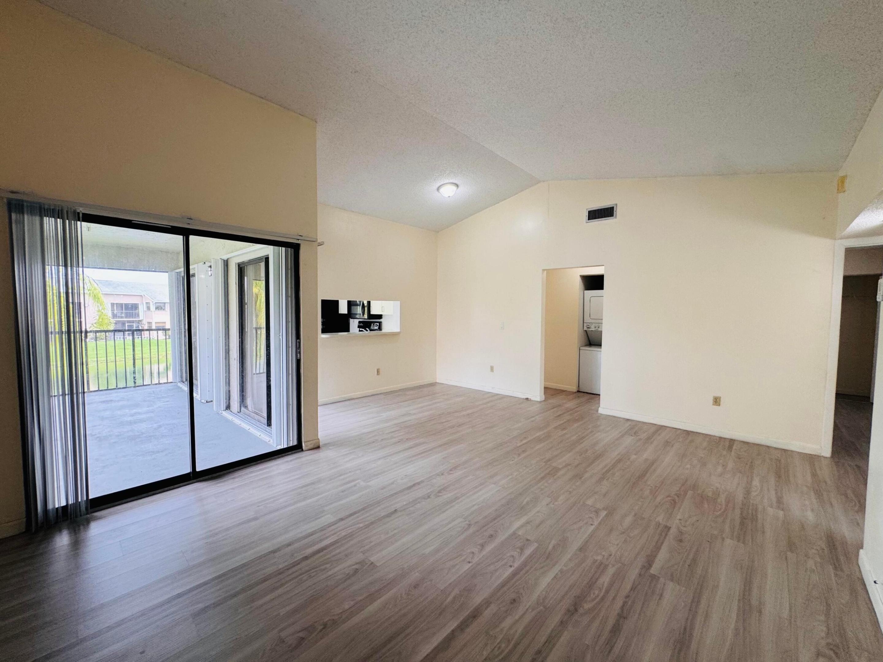 LAKESHORE CONDO 3 - Residential Lease