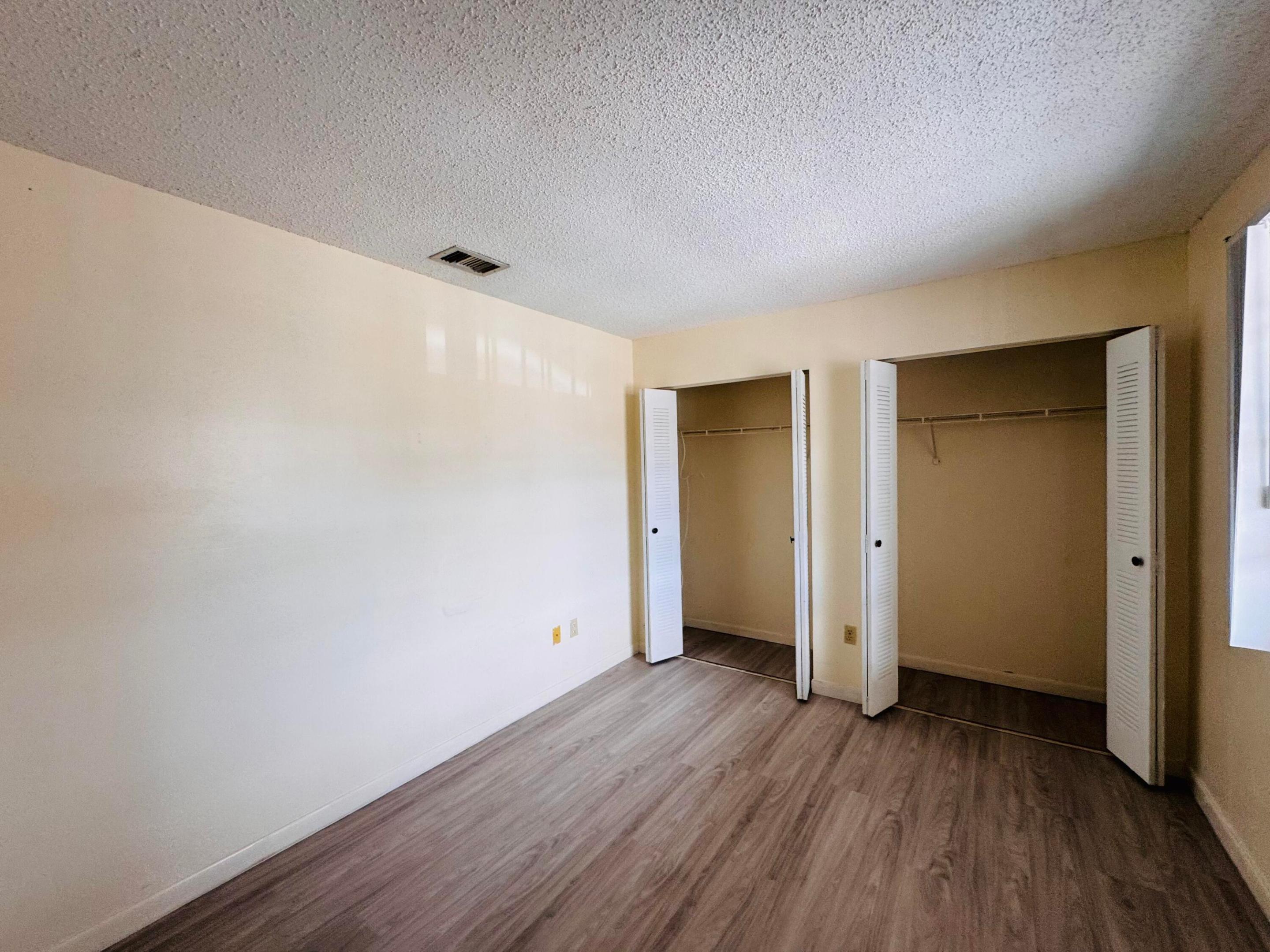 LAKESHORE CONDO 3 - Residential Lease