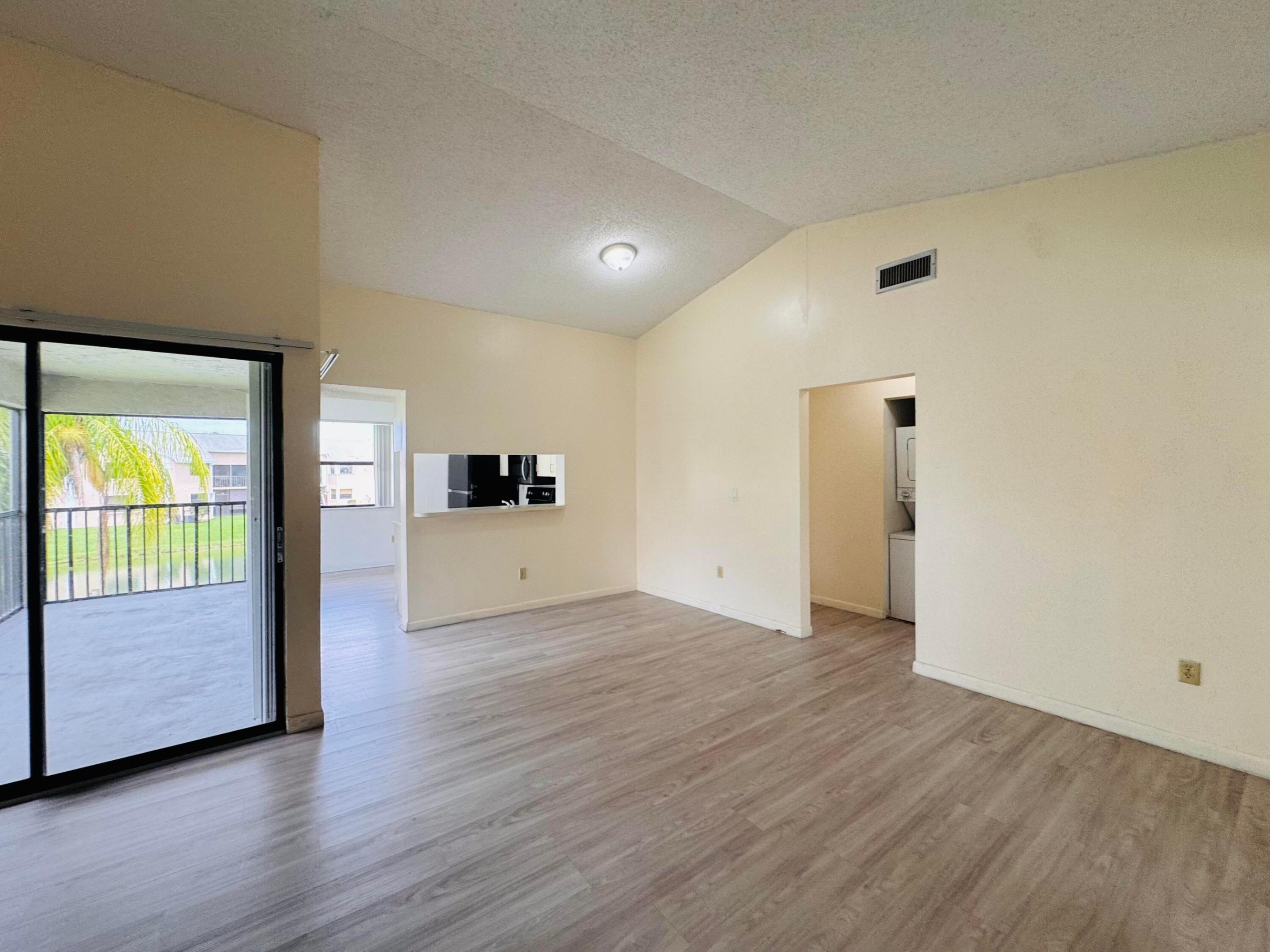 LAKESHORE CONDO 3 - Residential Lease