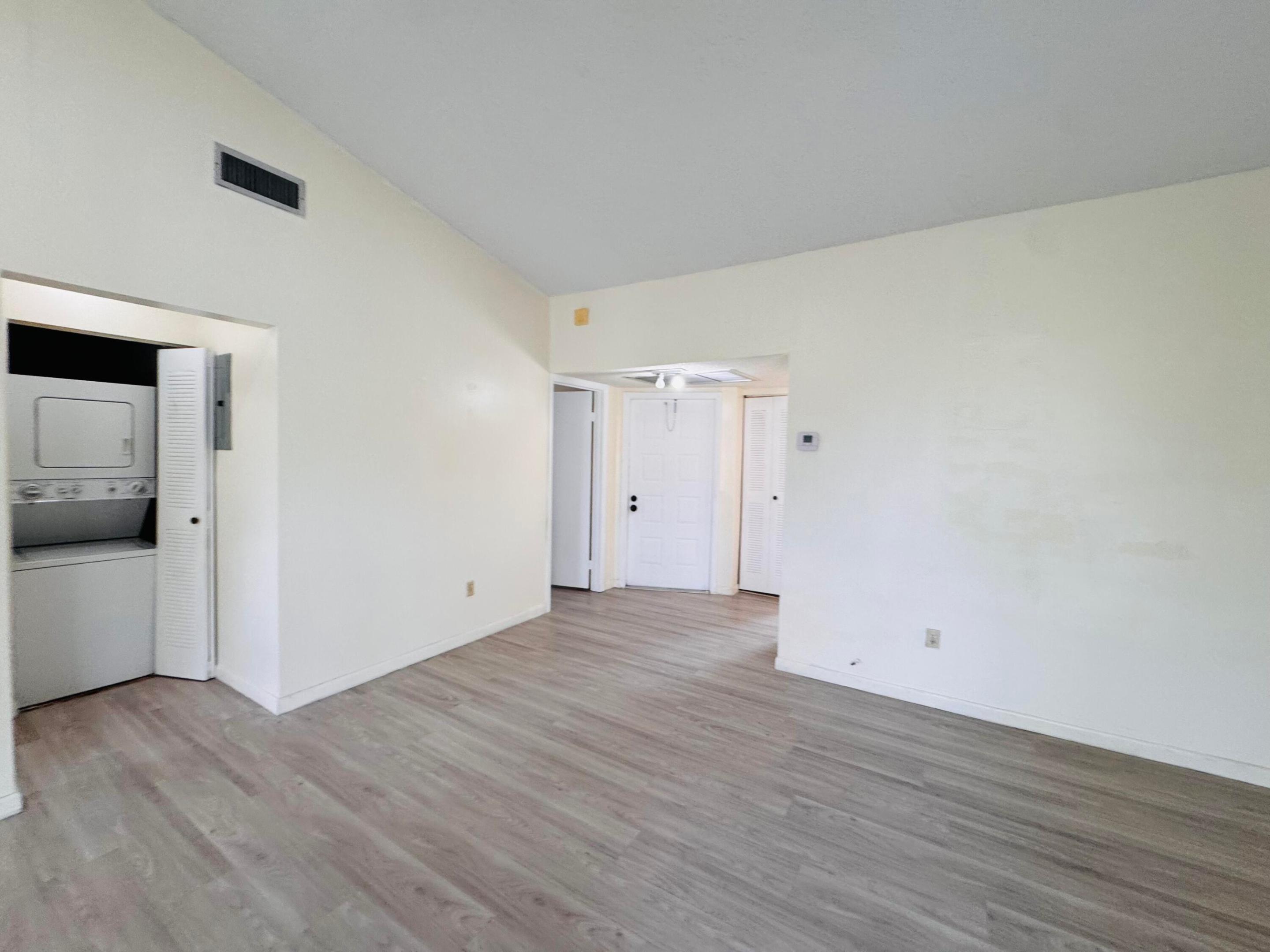 LAKESHORE CONDO 3 - Residential Lease