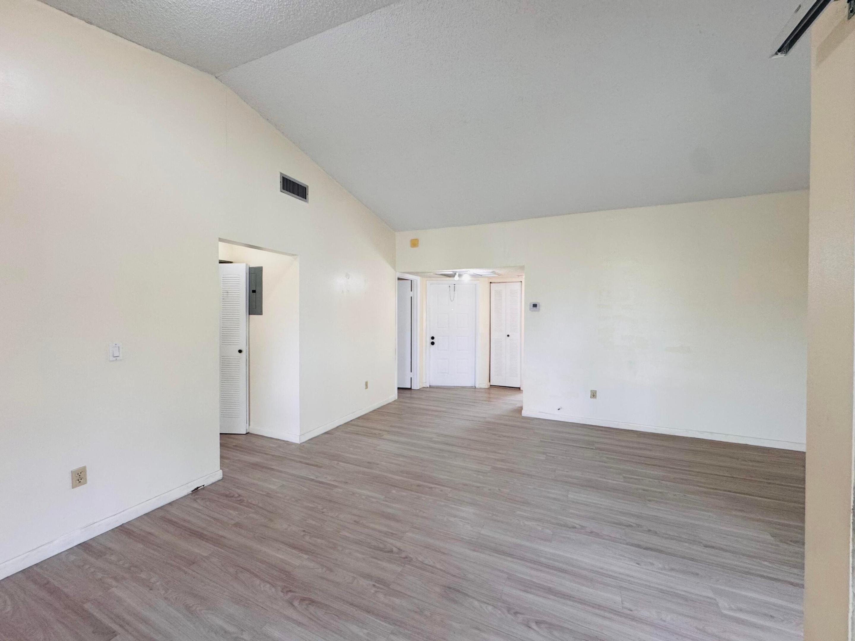 LAKESHORE CONDO 3 - Residential Lease