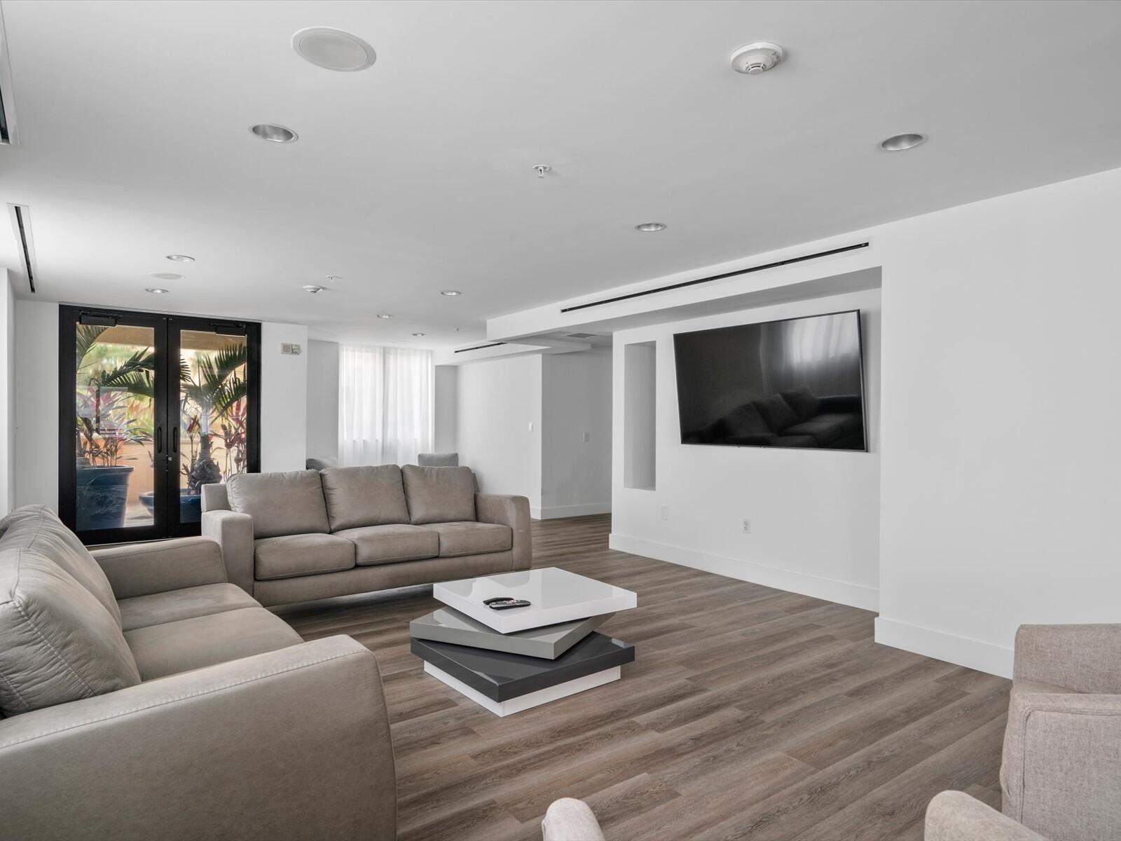 WAVERLY AT LAS OLAS CONDO - Residential Lease