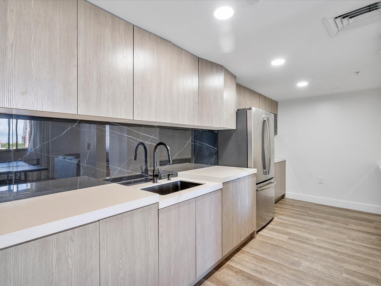 WAVERLY AT LAS OLAS CONDO - Residential Lease