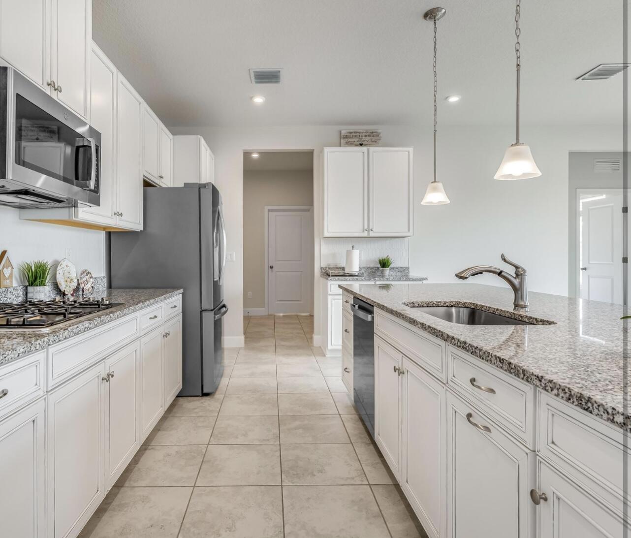 ARDEN PUD POD F EAST - Residential Lease