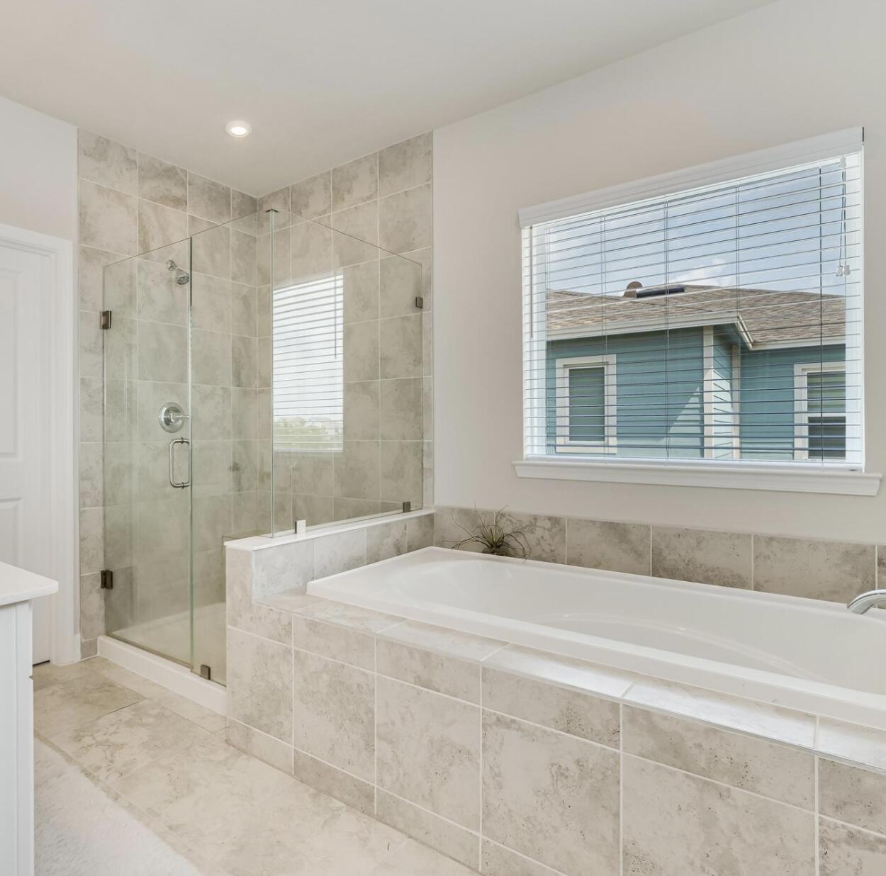 ARDEN PUD POD F EAST - Residential Lease