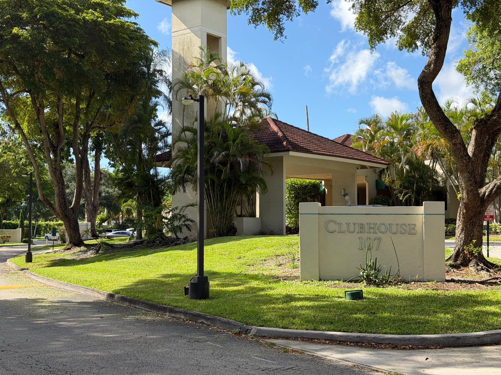 LAKE EMERALD CONDOMINIUM NO - Residential