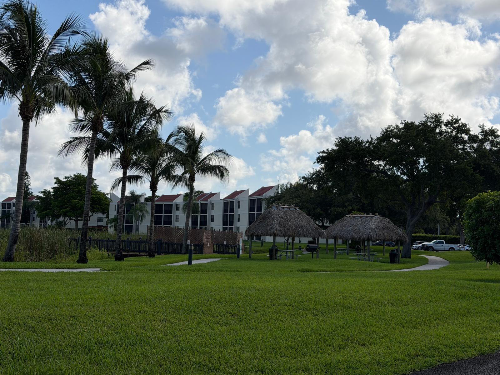 LAKE EMERALD CONDOMINIUM NO - Residential