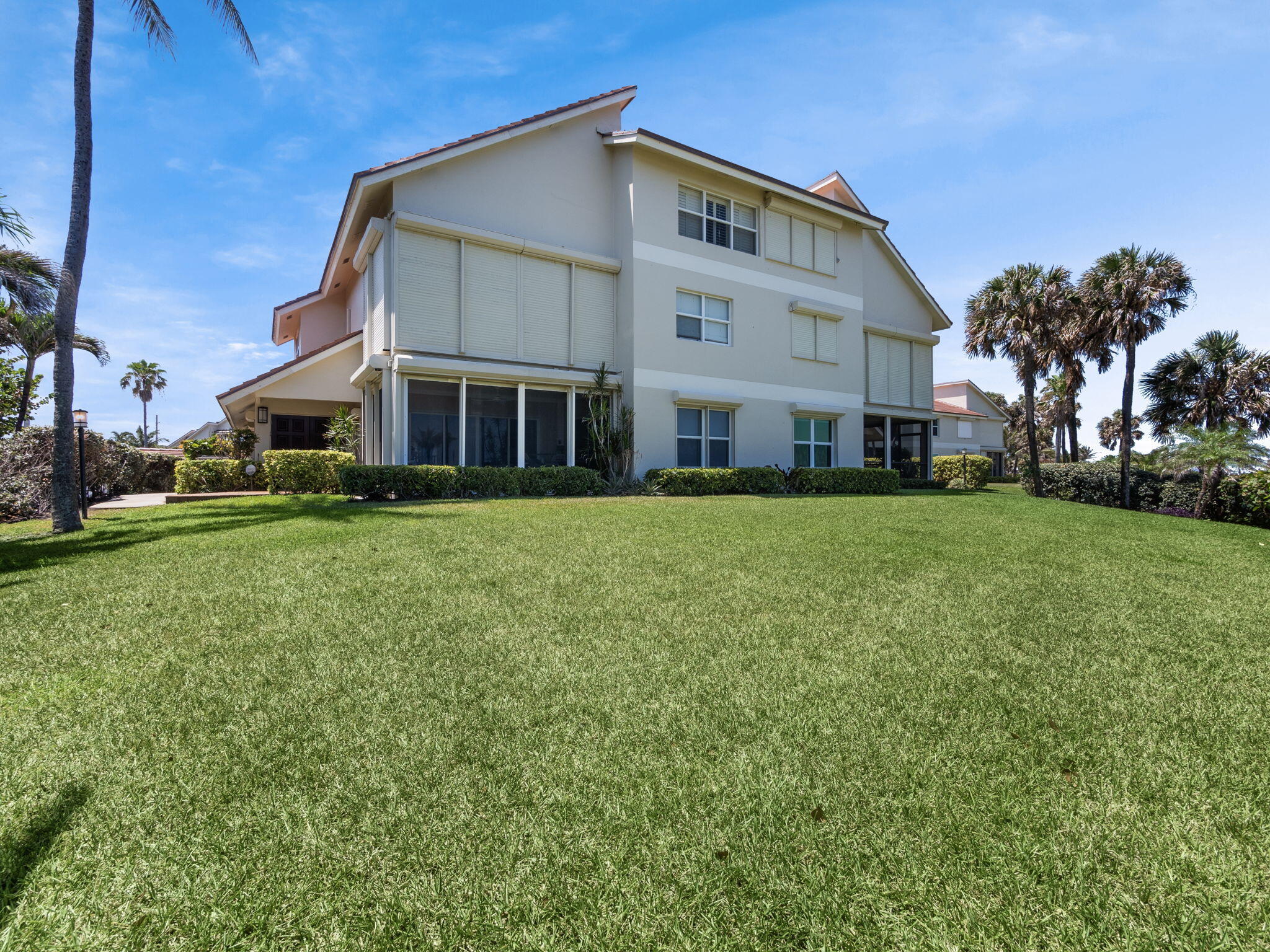 BEACHCOMBER CONDO - Residential Lease