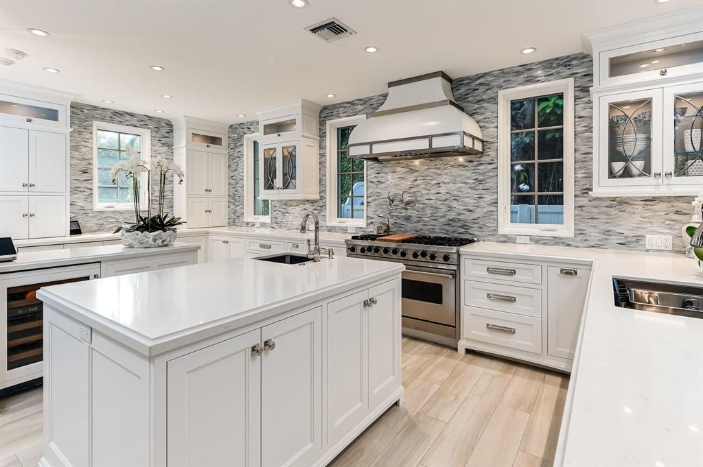 EL ENCANTO - Residential
