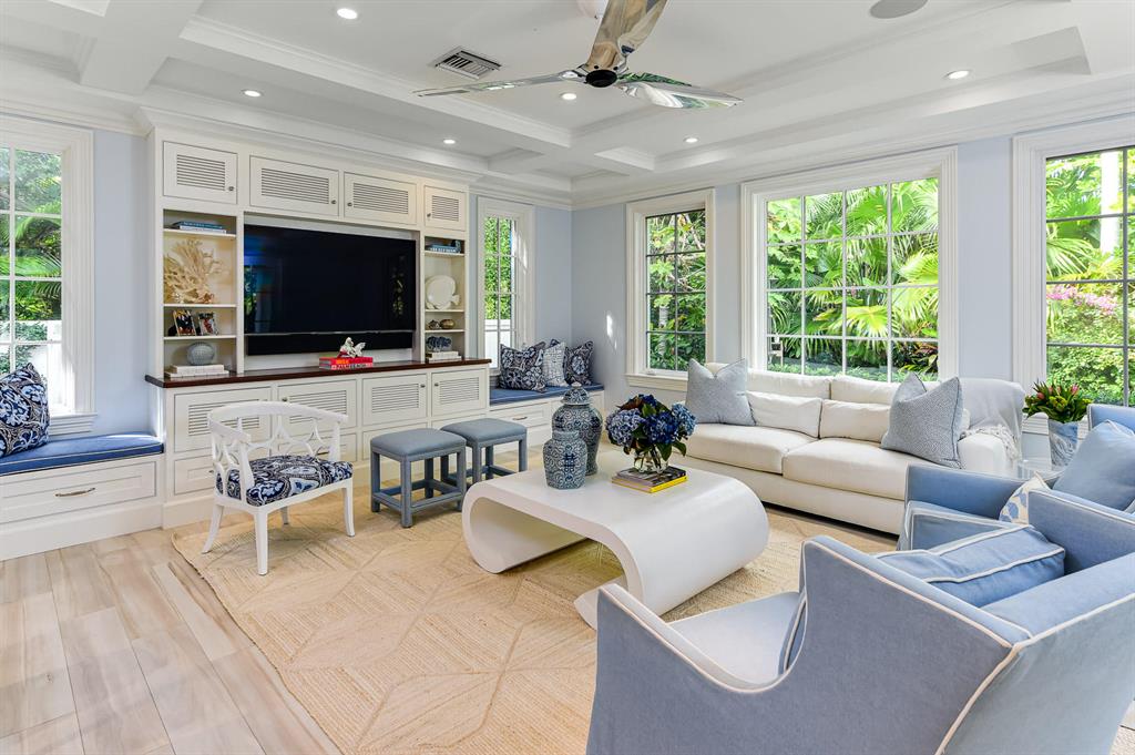 EL ENCANTO - Residential